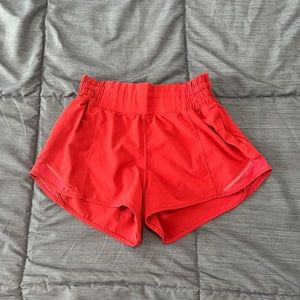 Lululemon Hotty Hots 2.5 inch High Rise